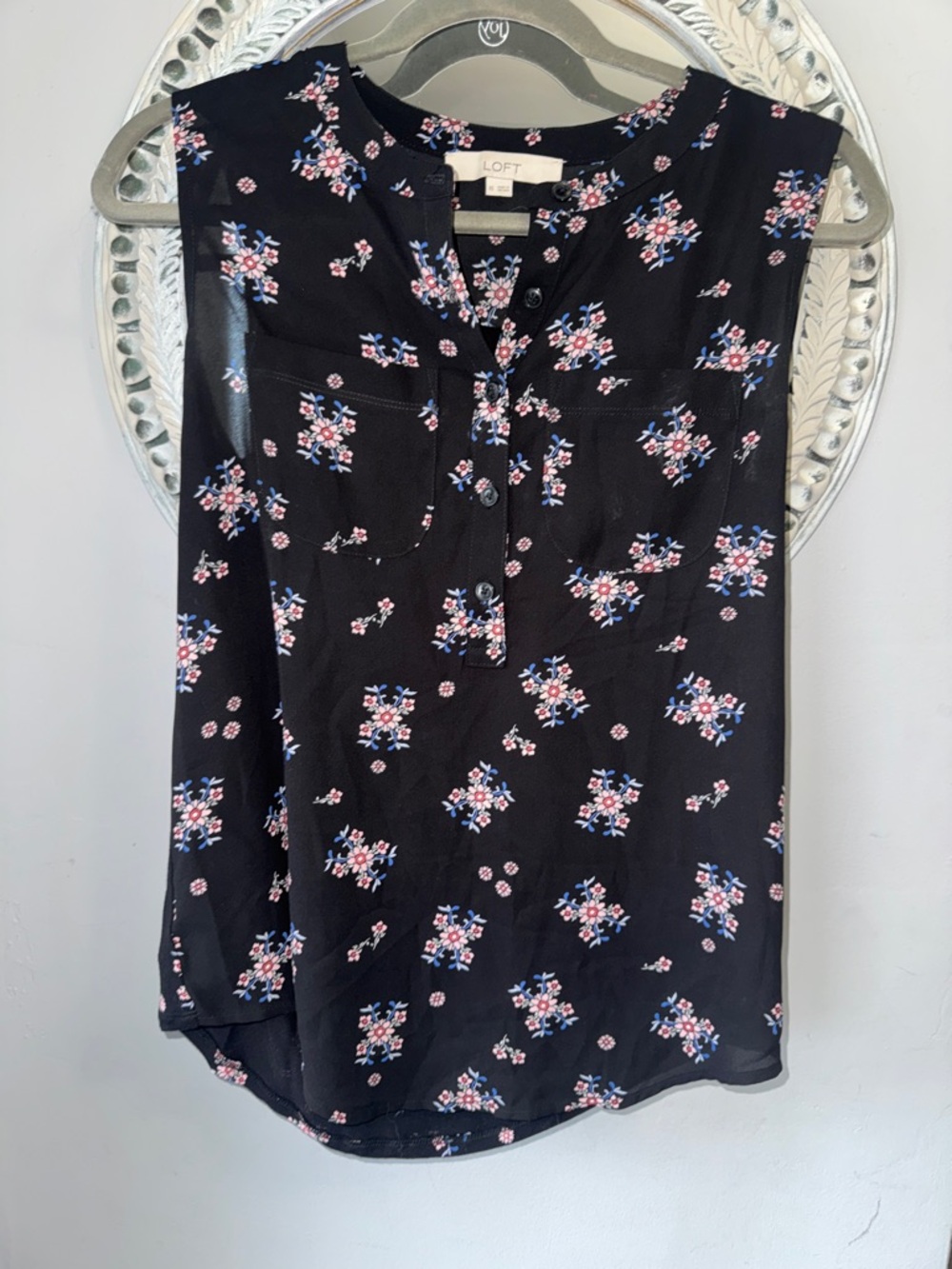 LOFT Black Floral Sleeveless Henley Camisole